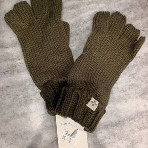Sun + Stone Olive Green Knit Fingerless Gloves Macy's New